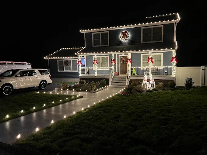 Residential Christmas Lighting