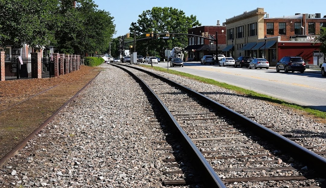Railroad tracks alongside a road in Simpsonville, SC