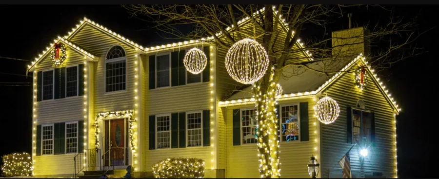 Verticals Christmas lighting by JVS