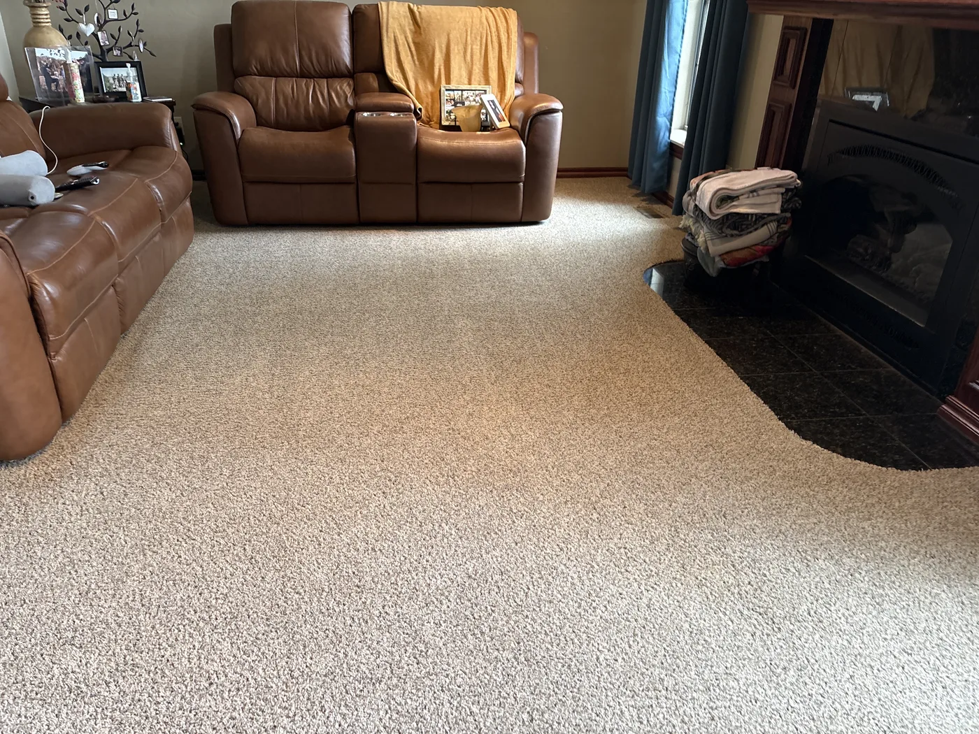 Living room carpet at an Aqua Steam job